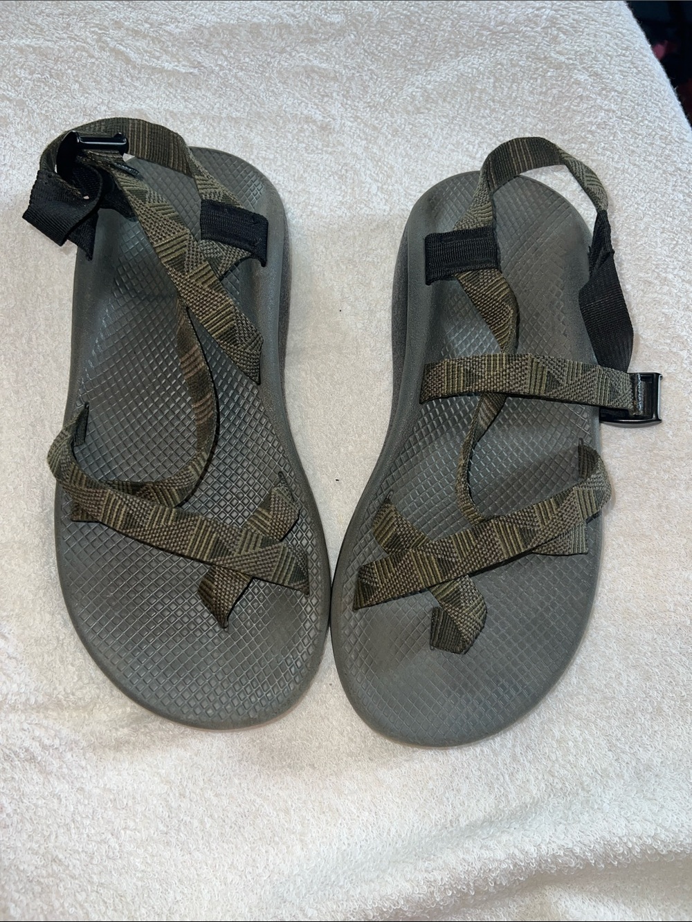 Chaco Men's Z/Cloud 2 sandals sz M10